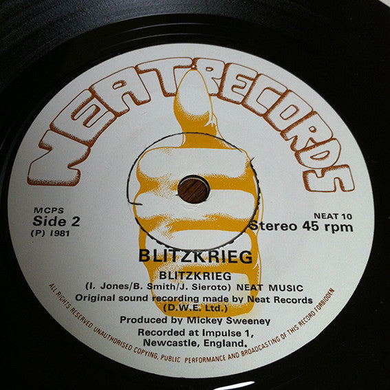 Blitzkrieg (5) : Buried Alive c/w Blitzkrieg (7", Single)