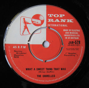 The Shirelles : What A Sweet Thing That Was / A Thing Of The Past (7", Single)