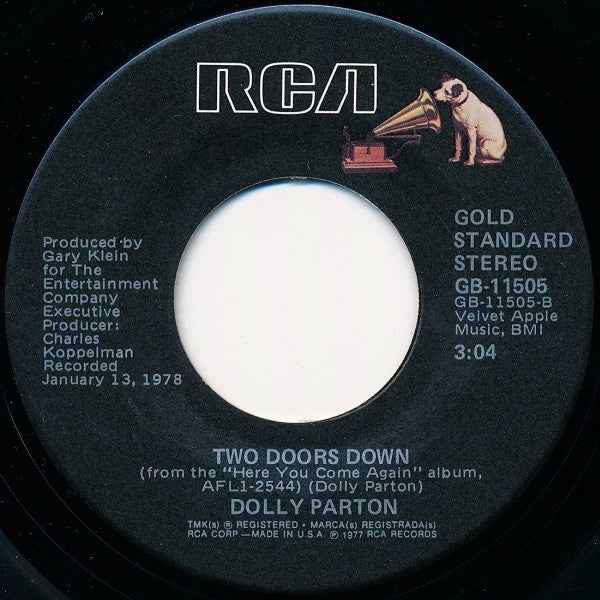 Dolly Parton : Here You Come Again / Two Doors Down (7", Single)