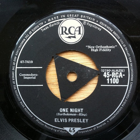 Elvis Presley : One Night / I Got Stung (7", Single)